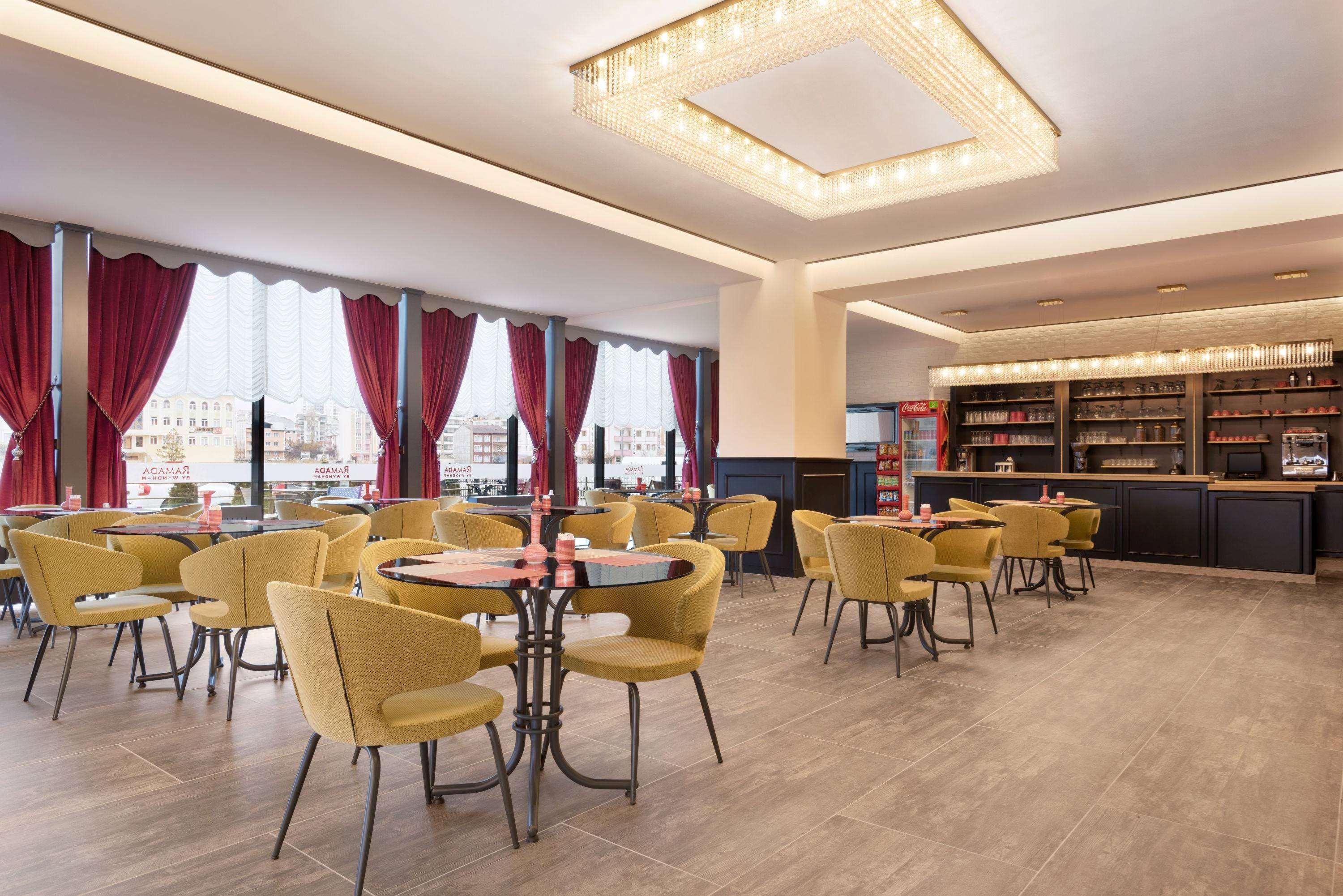 Ramada By Wyndham Sivas Hotel Exterior foto