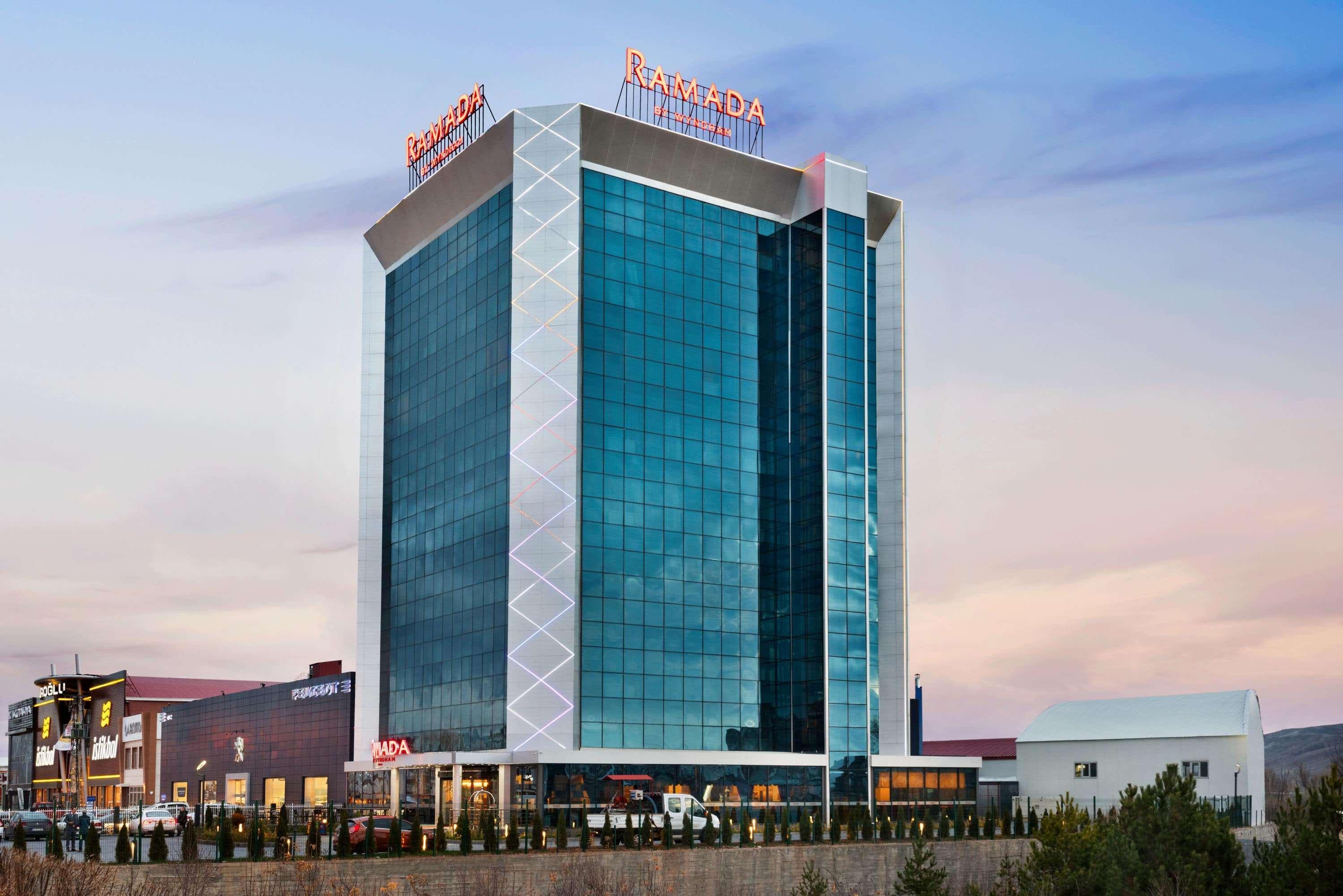 Ramada By Wyndham Sivas Hotel Exterior foto